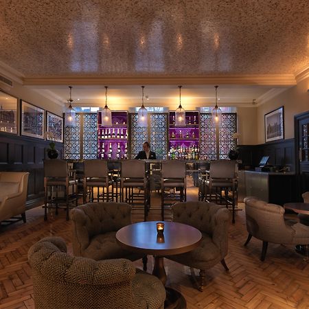 Hotel The Lalit Londyn Udogodnienia zdjęcie The bar at the hotel