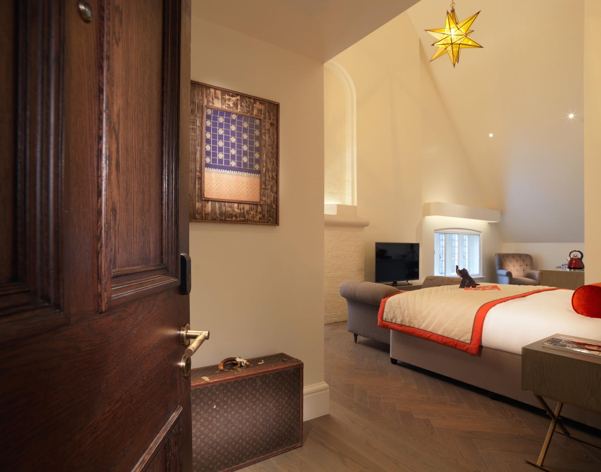 Hotel The Lalit Londyn Pokój zdjęcie A room at the hotel
