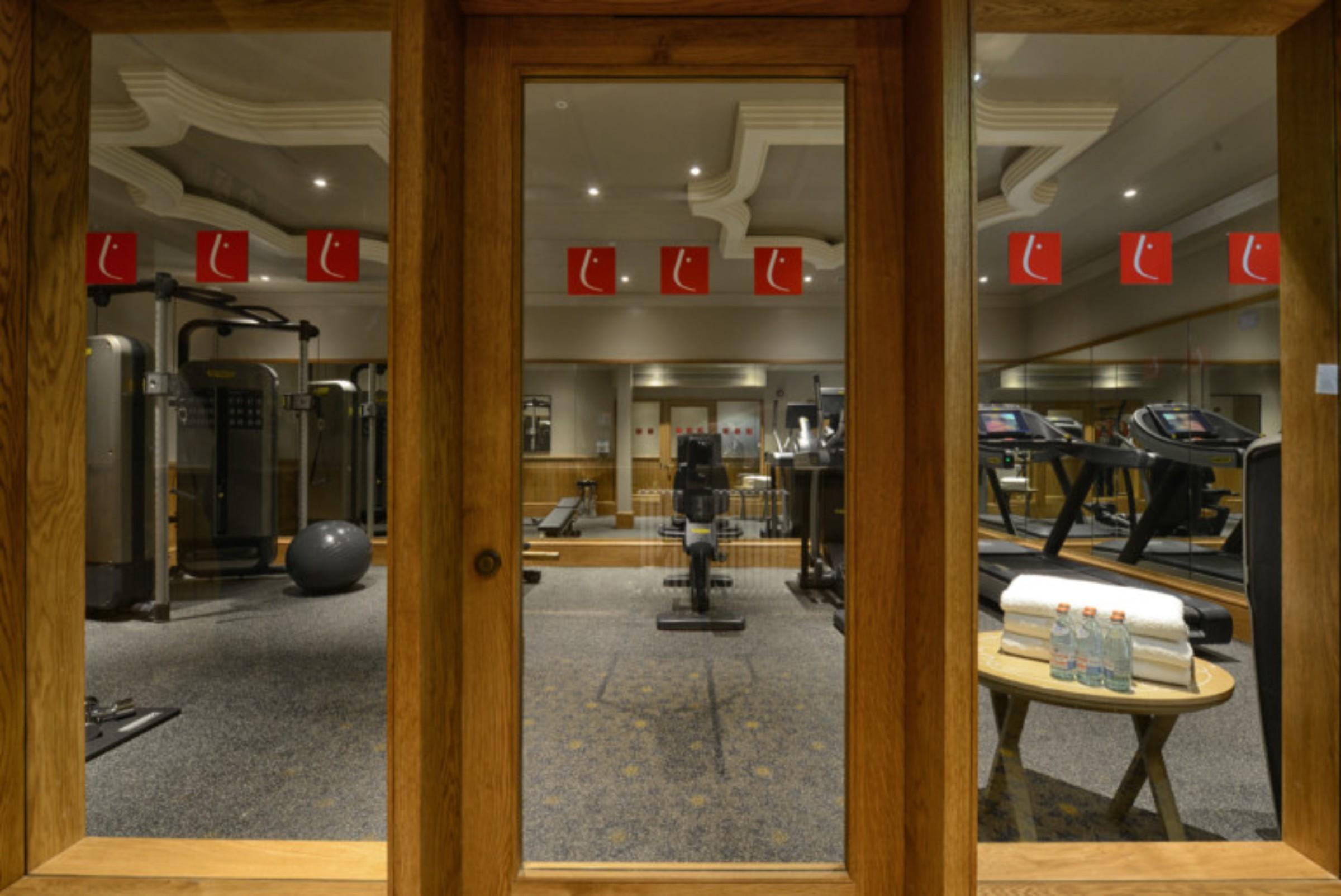 Hotel The Lalit Londyn Zewnętrze zdjęcie The gym at the hotel