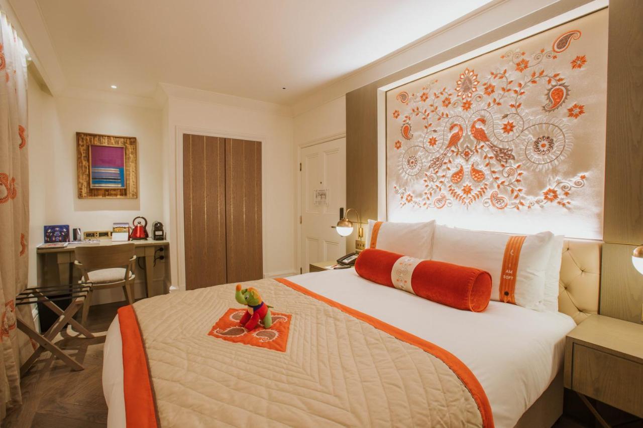 Hotel The Lalit Londyn Zewnętrze zdjęcie A bedroom at The Taj Mahal Palace, Mumbai