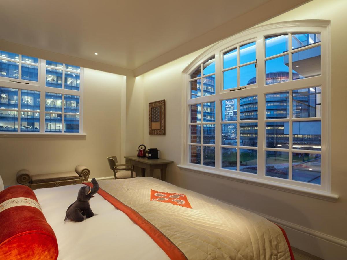 Hotel The Lalit Londyn Pokój zdjęcie A bedroom at the Mandarin Oriental, London